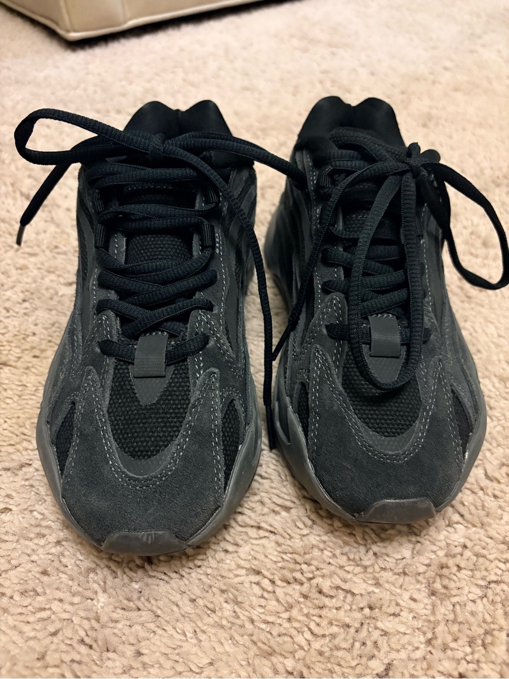 Yeezy 700v2